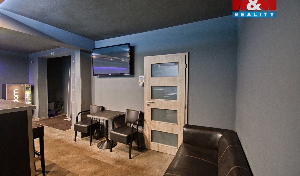 Pronájem obchodních prostor 180 m², Rožnov pod Radhoštěm – náhled fotky 2