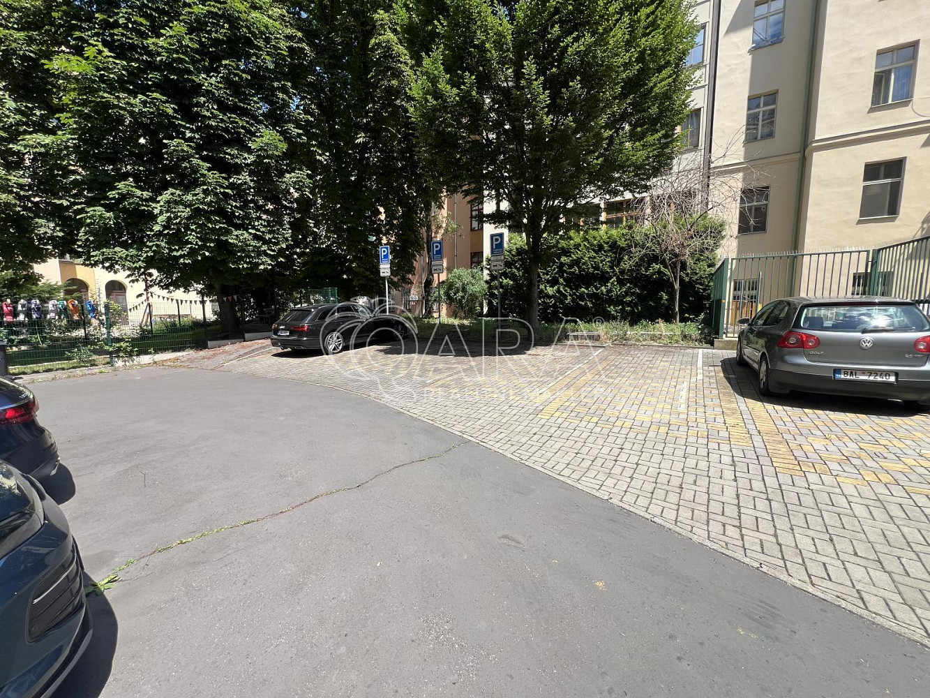Pronájem parkovacího místa šafaříkova, vinohrady — photo 3