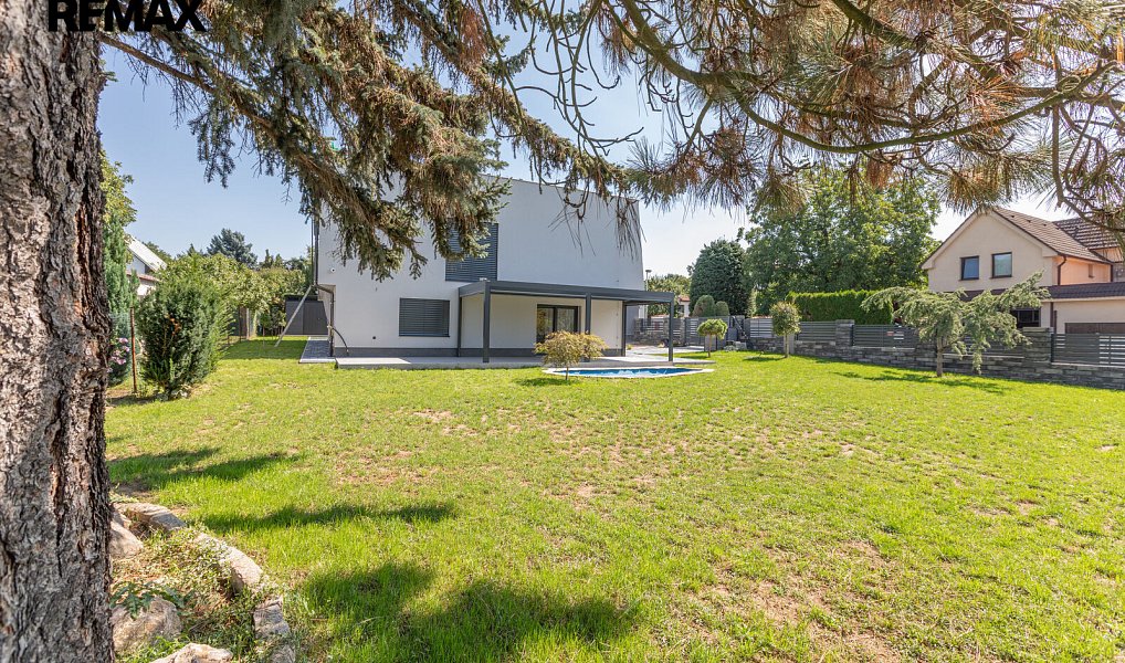 Prodej domu 244 m² s pozemkem 810 m², Praha – náhled fotky 40