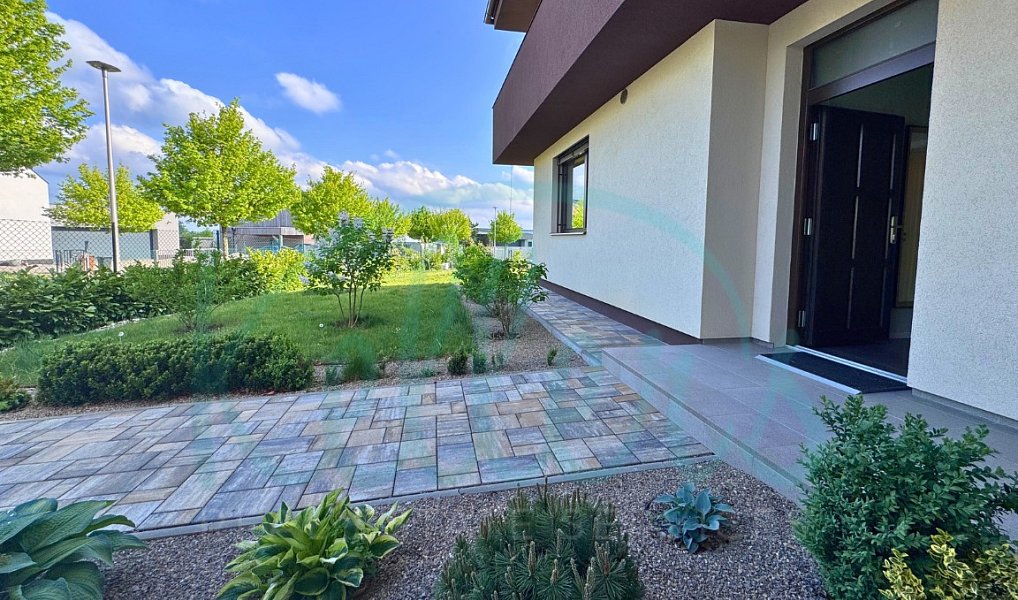 Pronájem domu 244 m² s pozemkem 972 m², Vysoký Újezd – náhled fotky 33