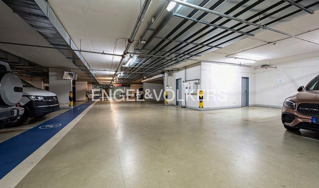 Pronájem bytu 4+kk 132 m², Praha – náhled fotky 17