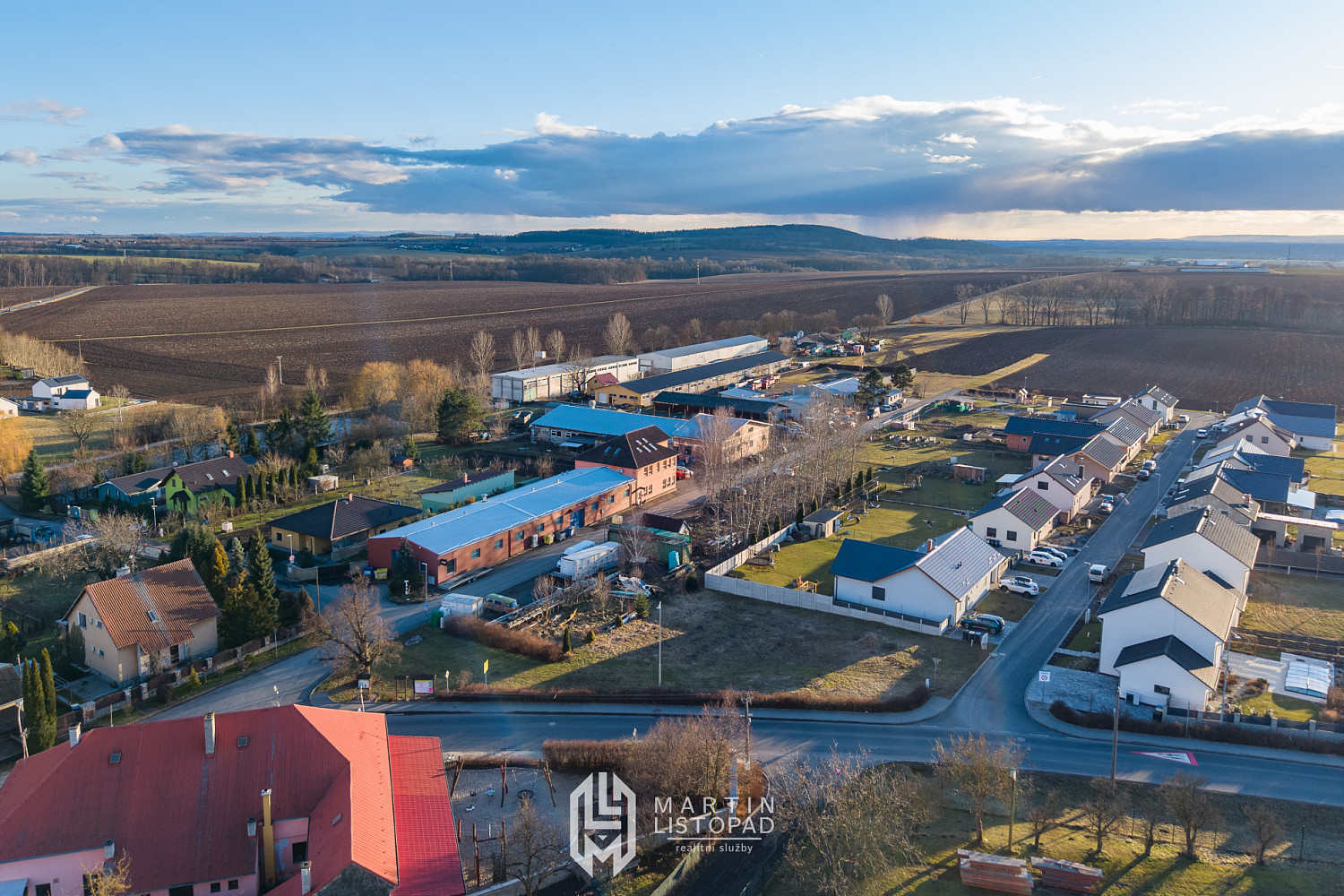 Prodej stavebního pozemku 851 m² – další
