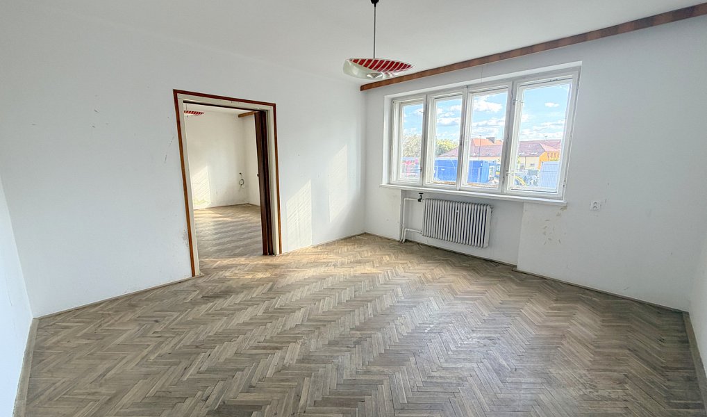 Pronájem domu 150 m² s pozemkem 1 406 m², Hluk – náhled fotky 5