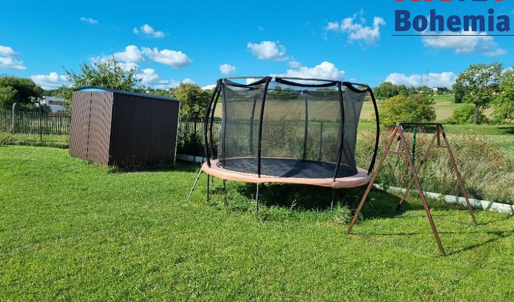 Prodej stavebního pozemku 1 369 m², Dobrovice – náhled fotky 12