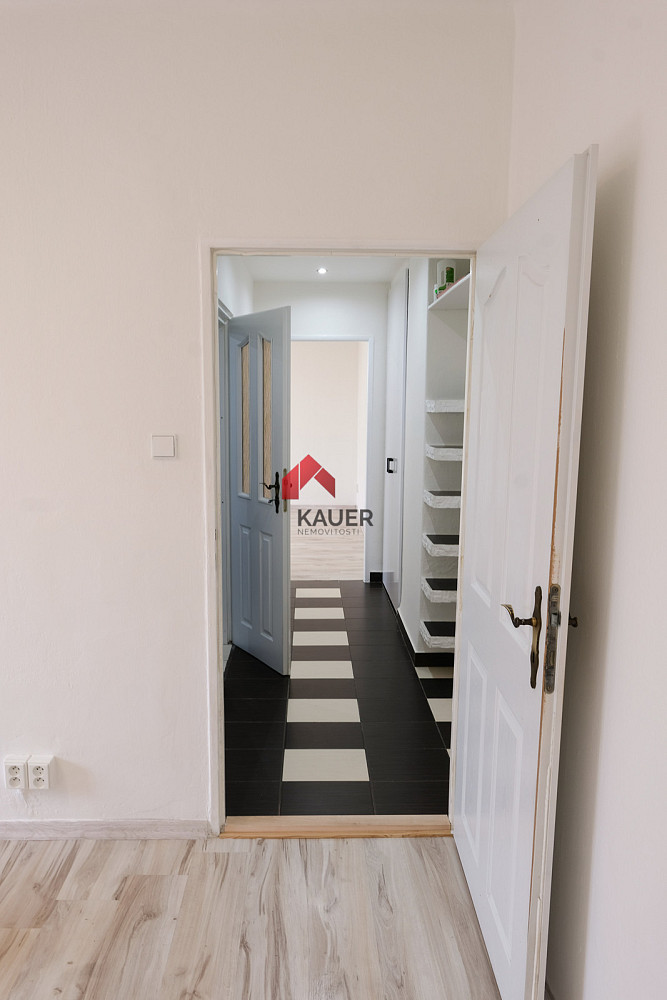 Pronájem bytu 2+1 48 m² — photo 2