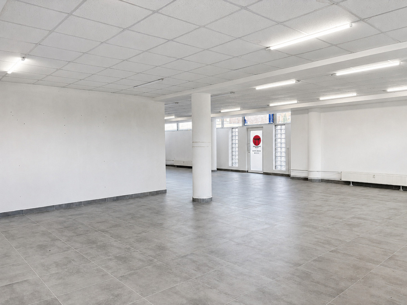 Pronájem obchodních prostor 260 m² – fotografie 4