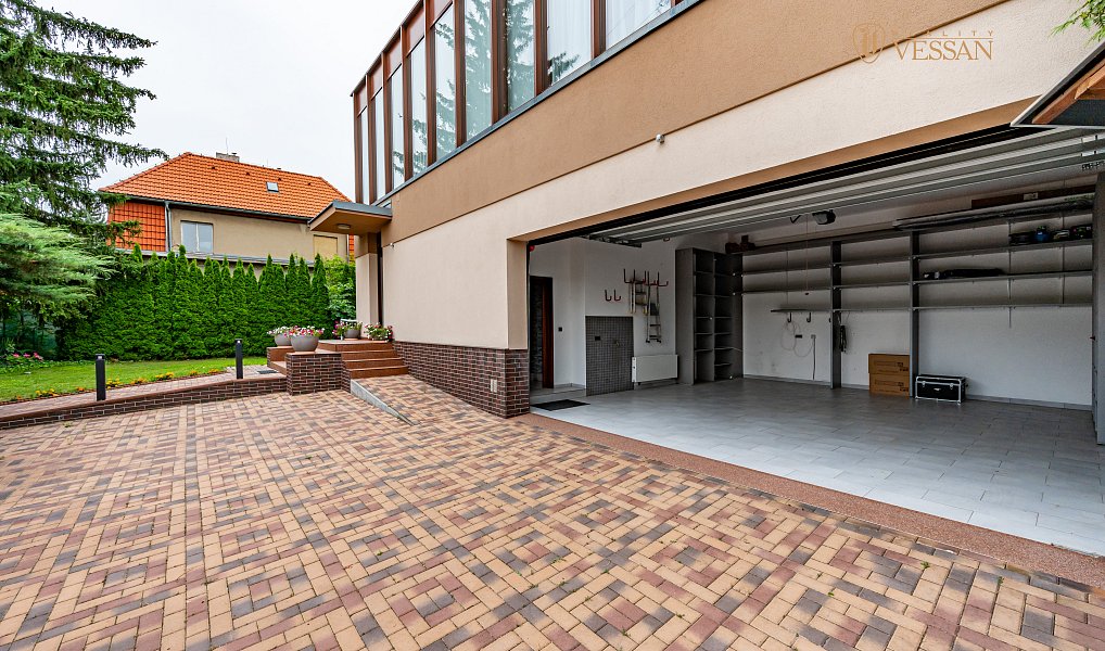 Prodej vily 474 m², Praha – náhled fotky 27