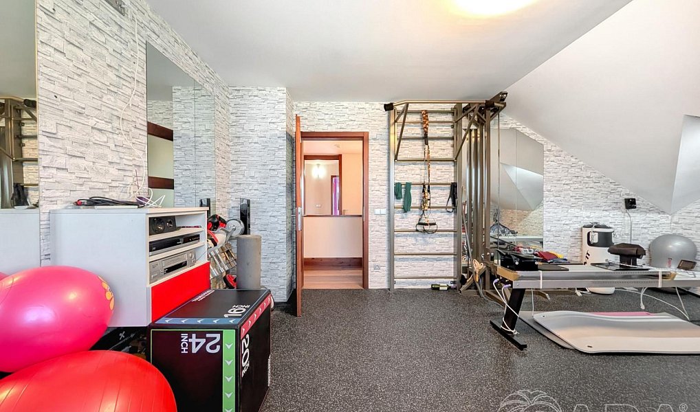 Prodej domu 373 m² s pozemkem 2 175 m², Libeř – náhled fotky 23