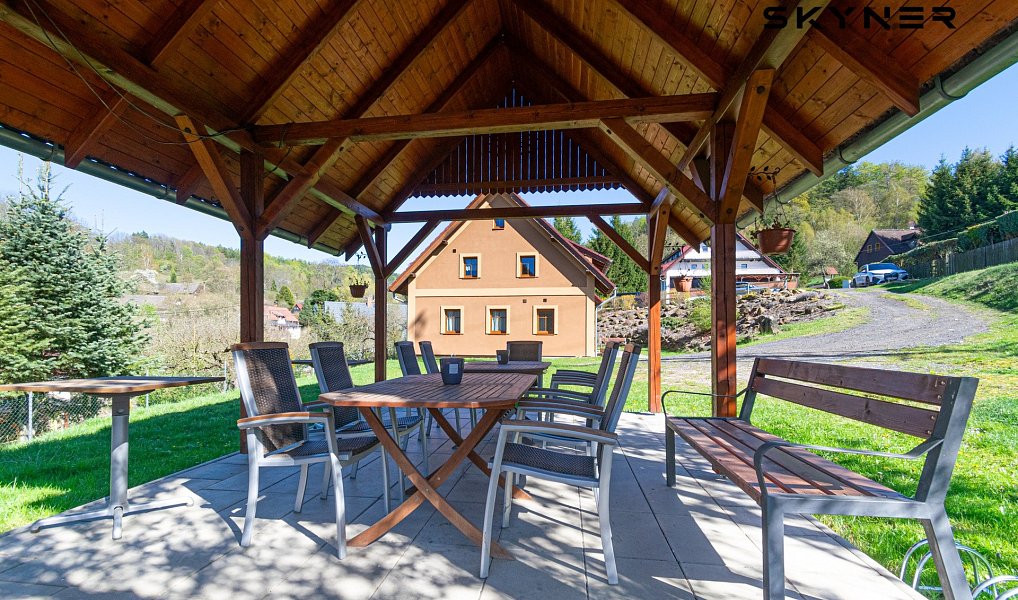 Prodej domu 271 m² s pozemkem 1 618 m², Kunratice – náhled fotky 5
