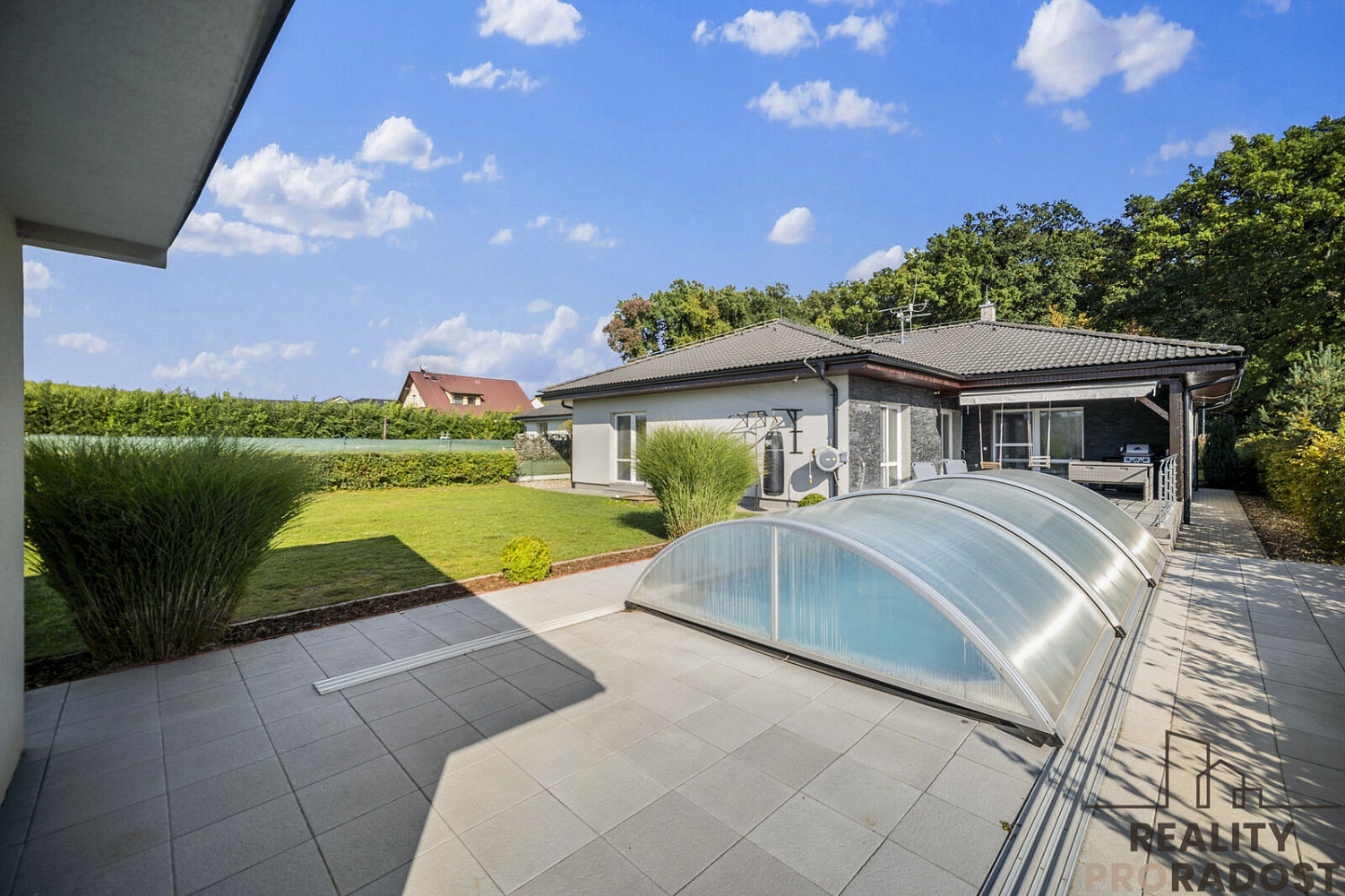 Prodej domu 200 m² s pozemkem 1 061 m²