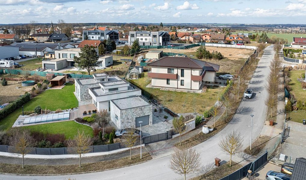 Prodej domu 244 m² s pozemkem 972 m², Vysoký Újezd – náhled fotky 40