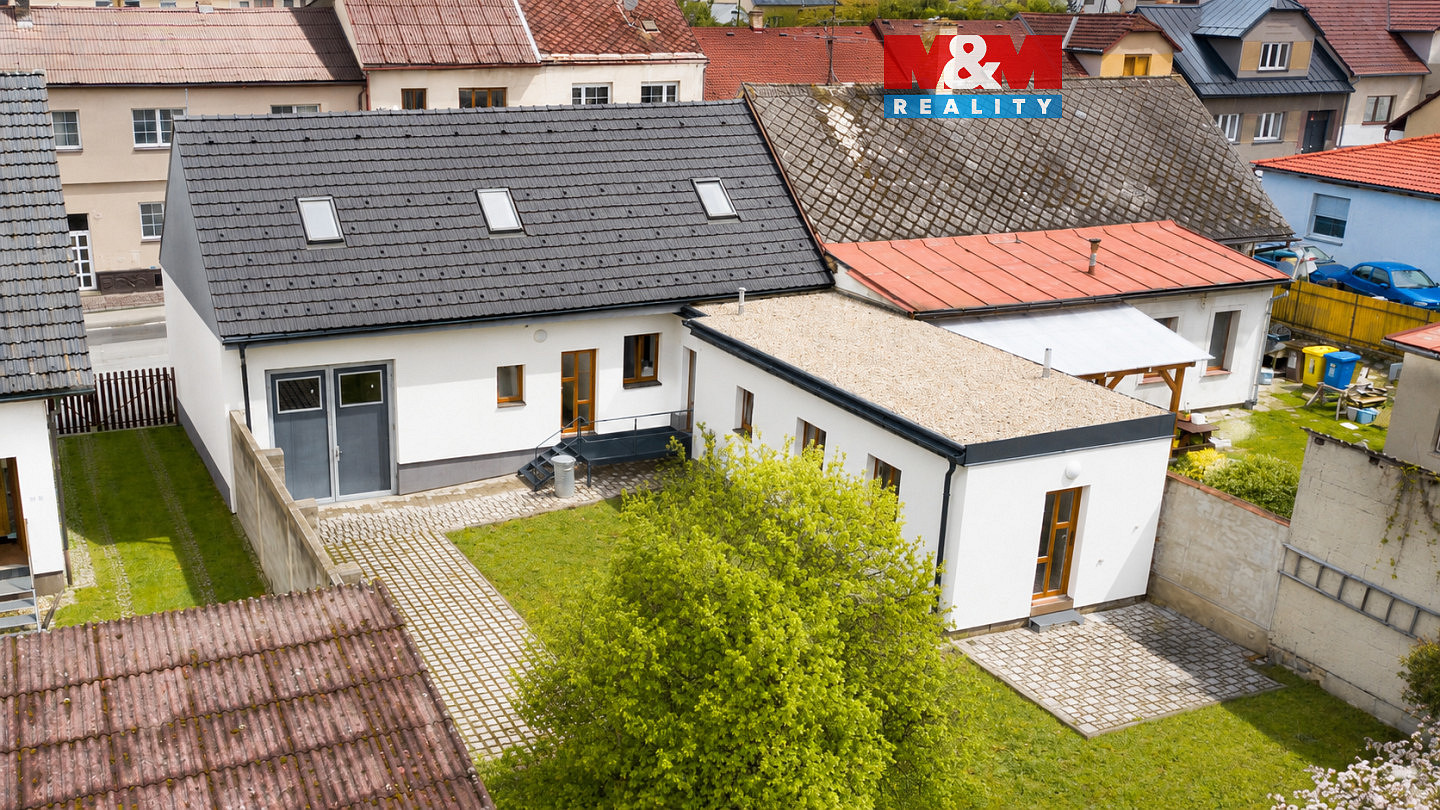 Prodej domu 215 m² s pozemkem 844 m²