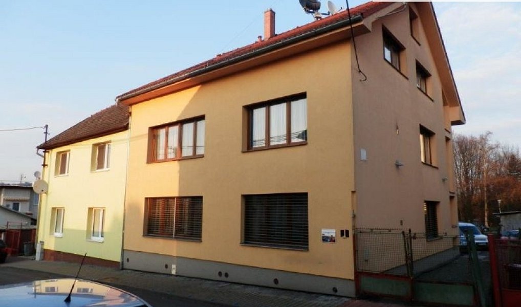 Prodej domu 480 m² s pozemkem 483 m², Zlín – náhled fotky 2