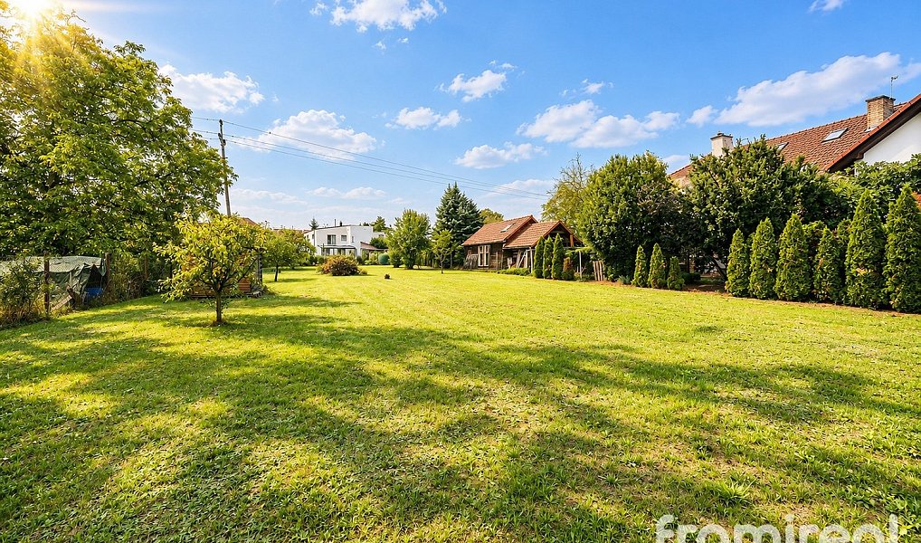 Prodej stavebního pozemku 1 199 m², Staré Město – náhled fotky 2
