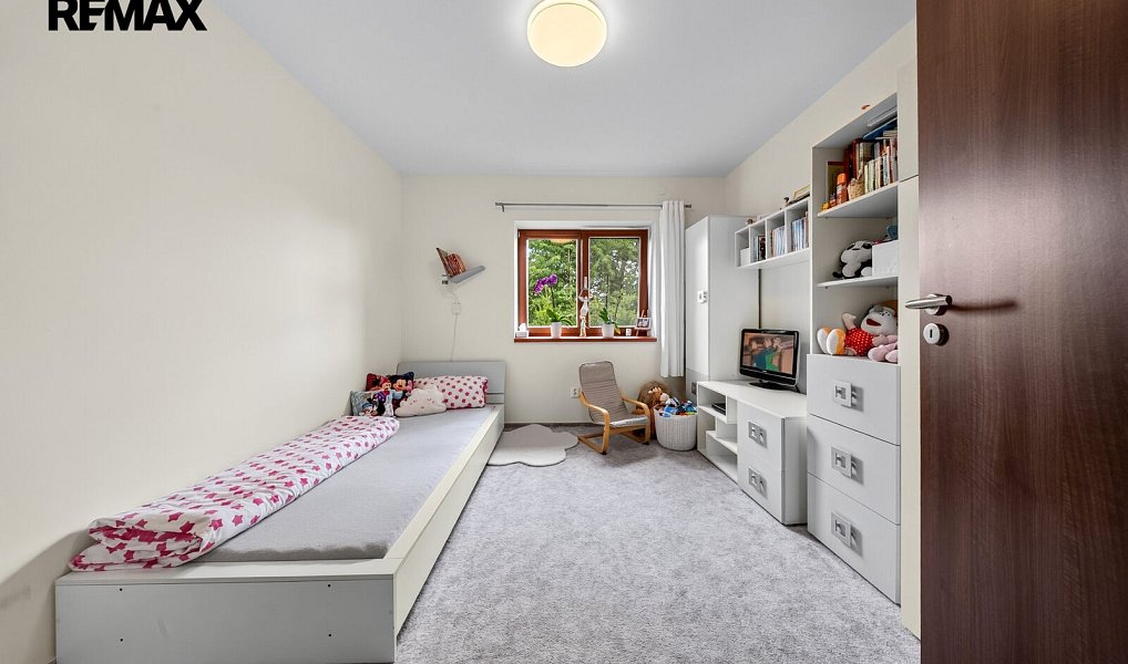 Prodej domu 252 m² s pozemkem 1 767 m², Holasovice – náhled fotky 13
