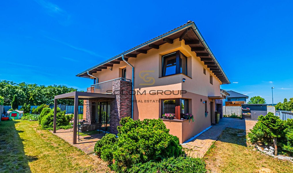 Prodej domu 212 m² s pozemkem 800 m², Zbuzany – náhled fotky 3