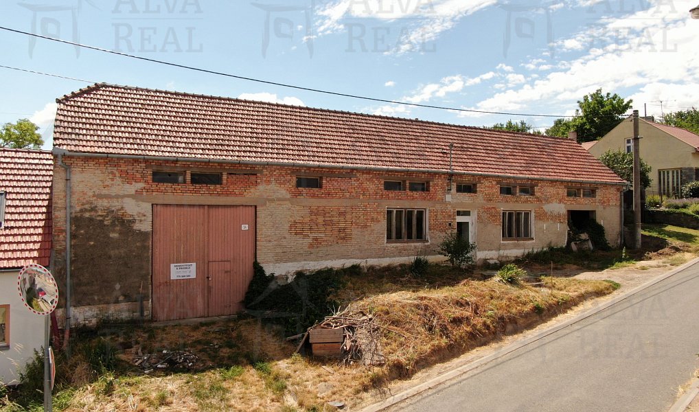 Prodej domu 370 m² s pozemkem 843 m², Stavěšice – náhled fotky 4
