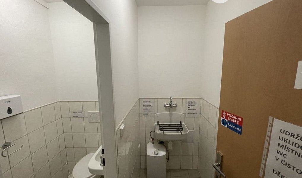 Pronájem obchodních prostor 25 m², Vítkov – náhled fotky 8