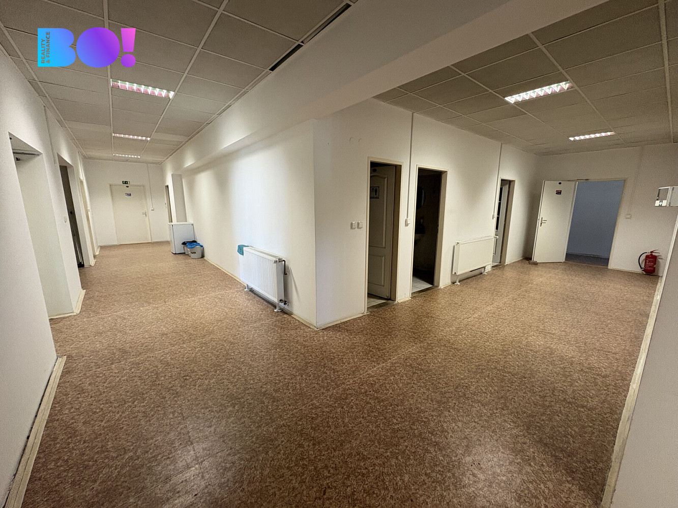 Pronájem kanceláře 960 m² – fotografie 3
