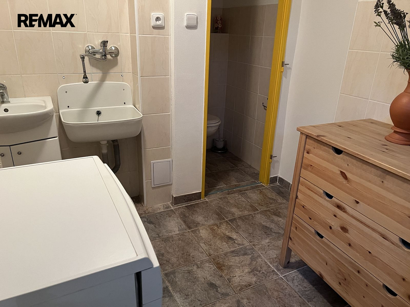 Pronájem obchodních prostor 55 m² – pohled 6