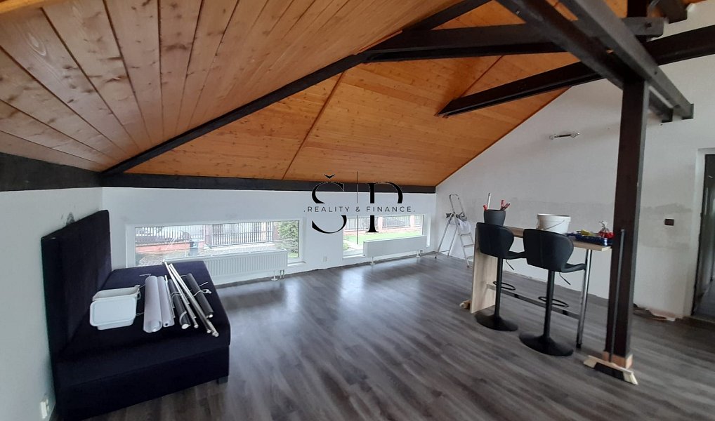 Pronájem domu 300 m² s pozemkem 2 218 m², Jesenice – náhled fotky 15
