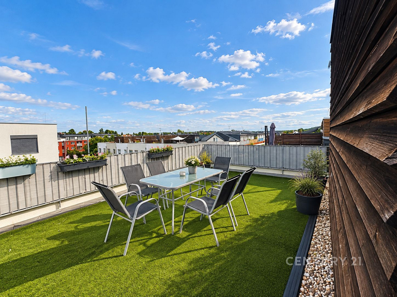 Pronájem bytu 1+kk 41 m² – fotografie 3