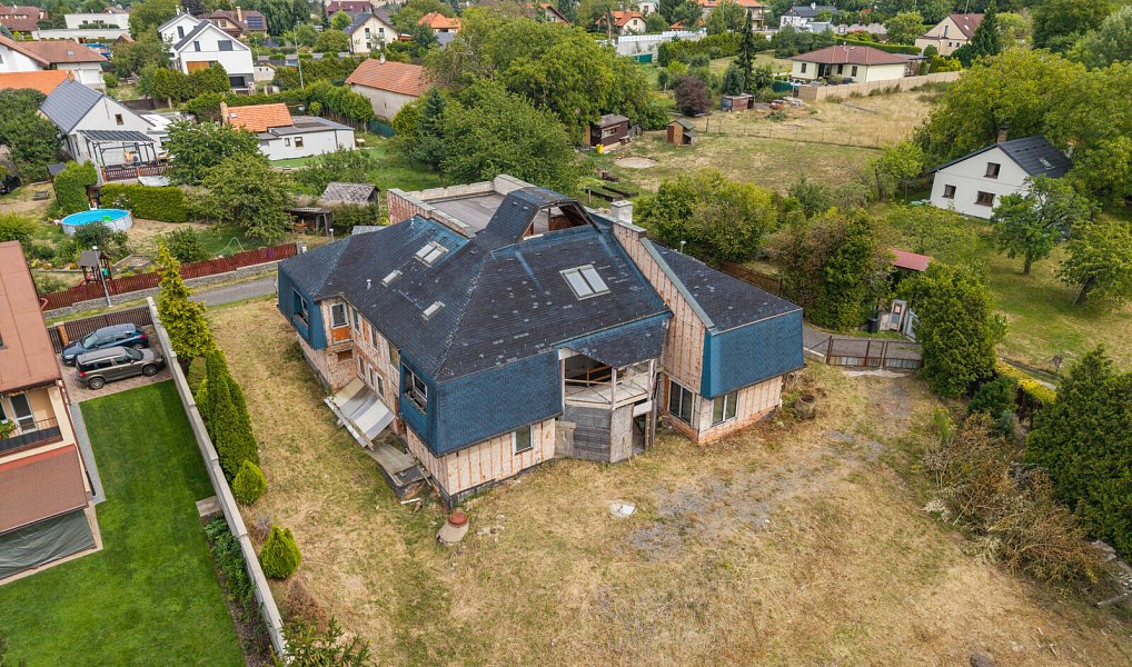 Prodej stavebního pozemku 1 772 m², Jesenice – náhled fotky 7
