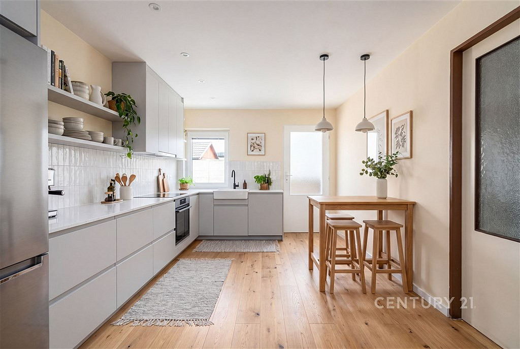 Prodej domu 90 m² s pozemkem 831 m² — photo 2