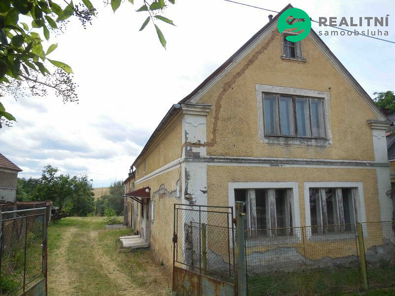 Prodej domu 270 m² s pozemkem 1 300 m²