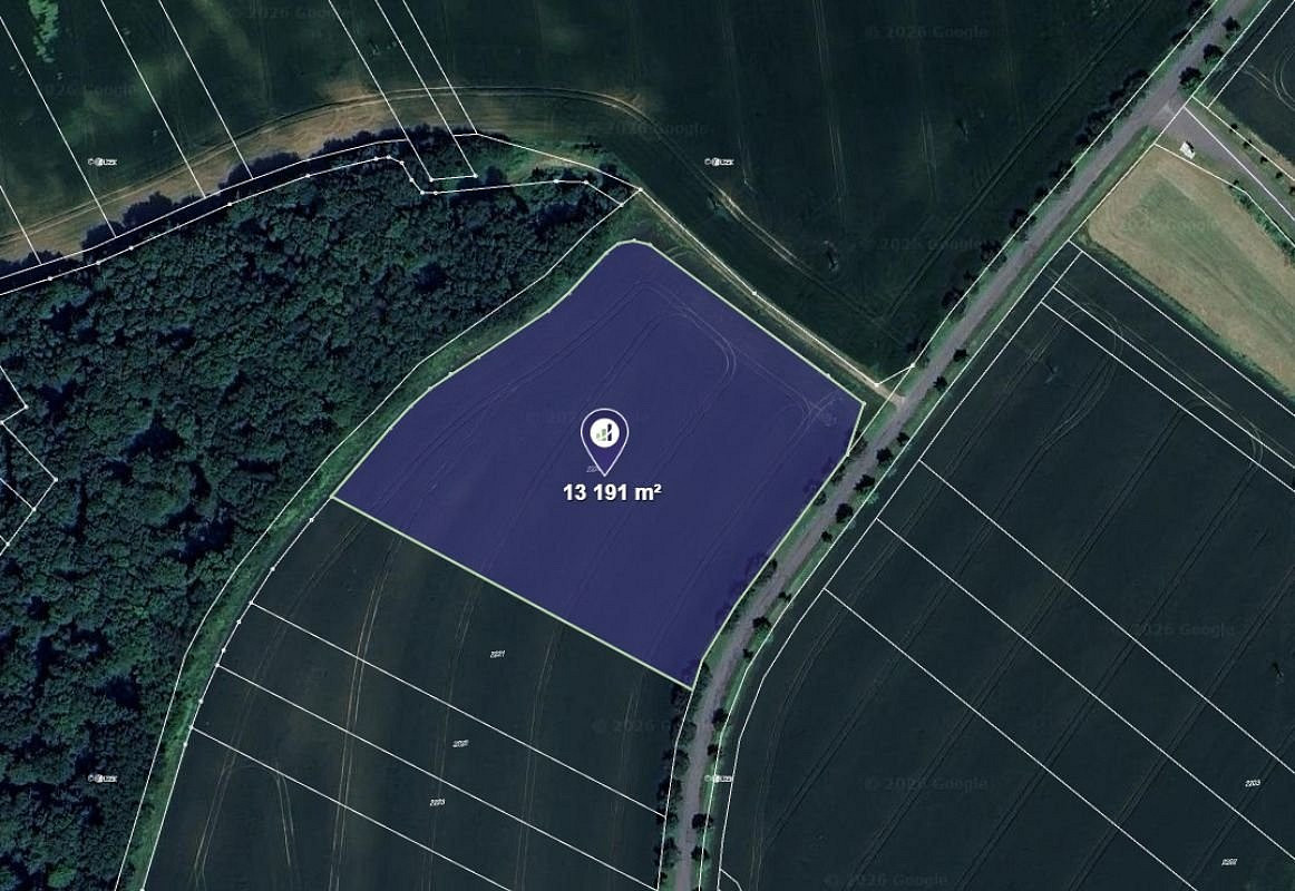 Prodej pole 1 466 m²