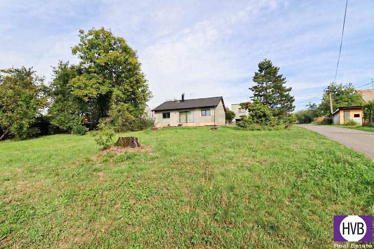Prodej stavebního pozemku 989 m² – fotografie 4