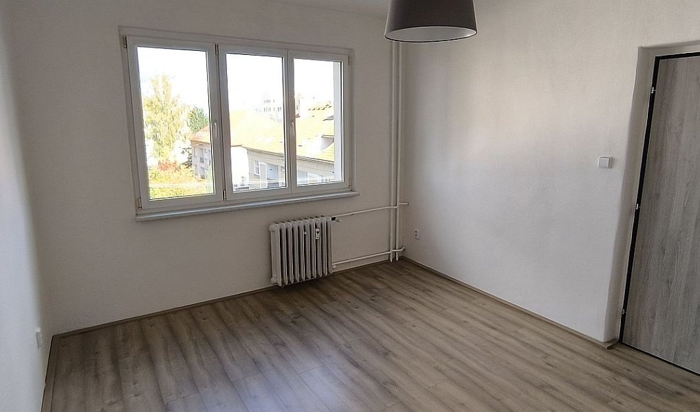 Pronájem bytu 2+1 56 m², Cheb – náhled fotky 10