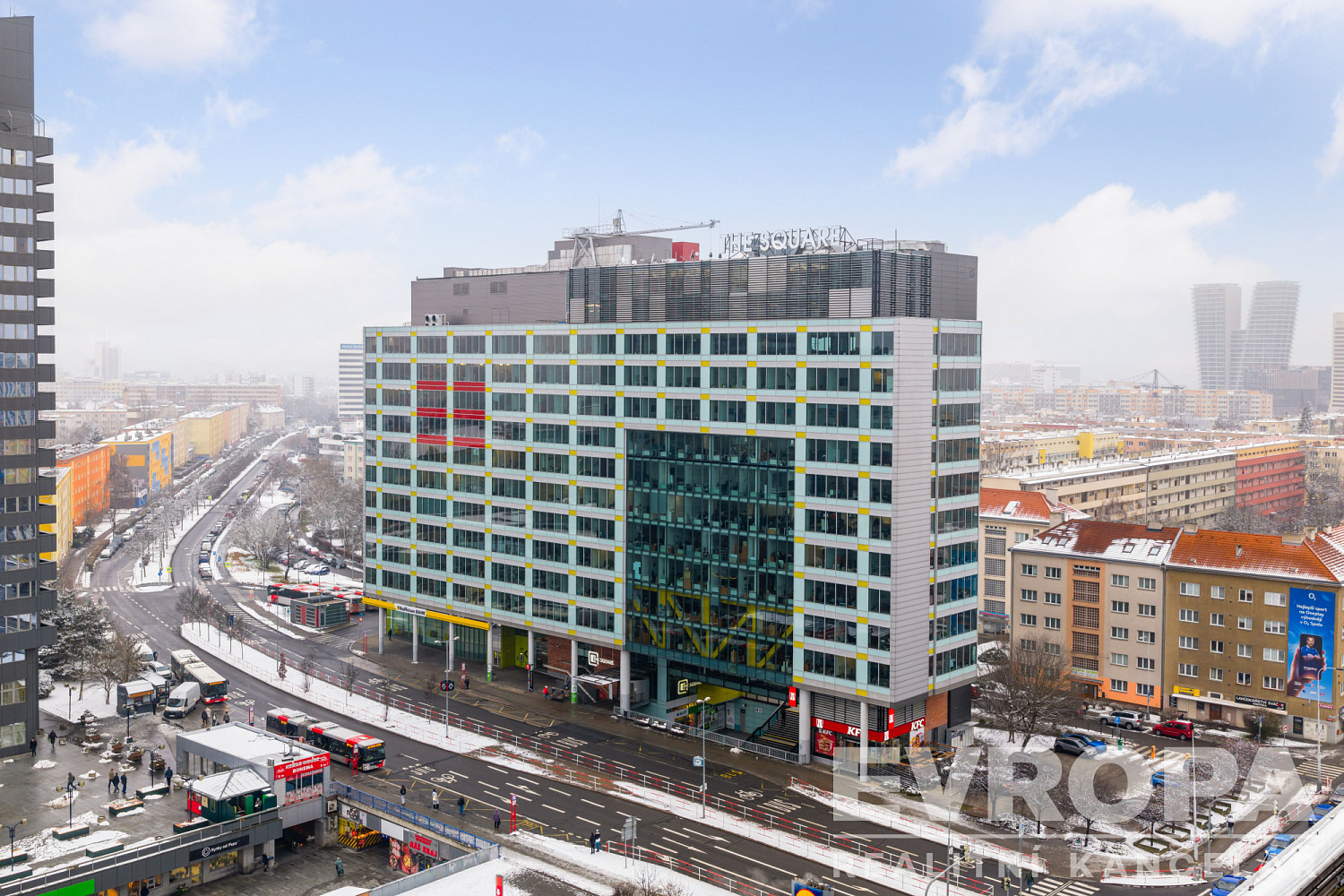 Pronájem kanceláře 320 m²