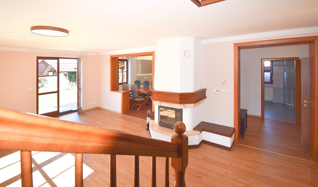 Pronájem domu 250 m² s pozemkem 775 m², Plzeň – náhled fotky 8