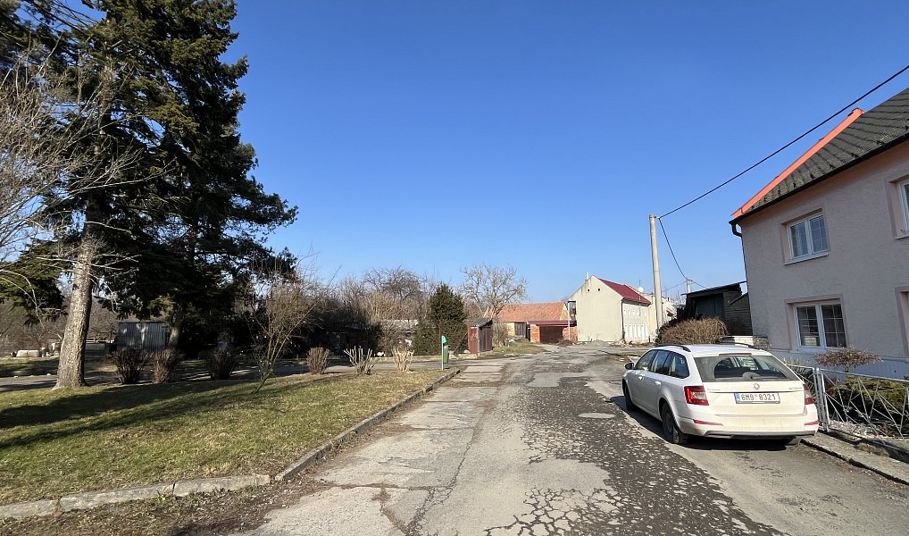 Prodej zahrady 928 m², Hradčany-Kobeřice – náhled fotky 2