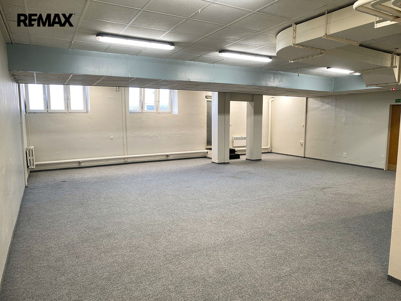 Pronájem obchodních prostor 107 m² – fotografie 2