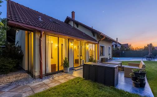 Prodej domu 206 m² s pozemkem 809 m², Dražická, Praha 9 - Újezd nad Lesy