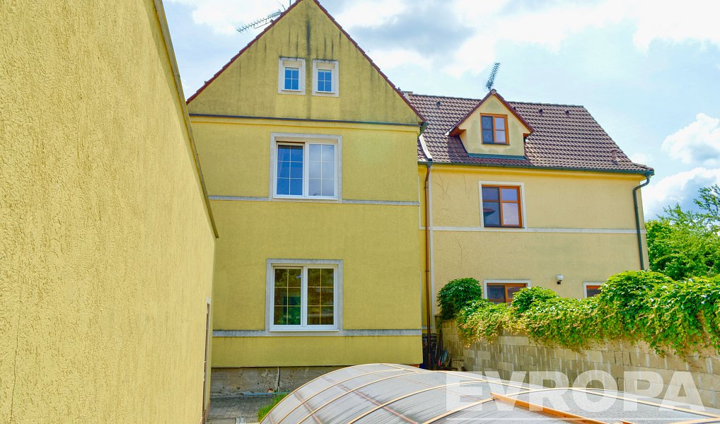 Prodej domu 200 m² s pozemkem 375 m², Kolín – náhled fotky 6
