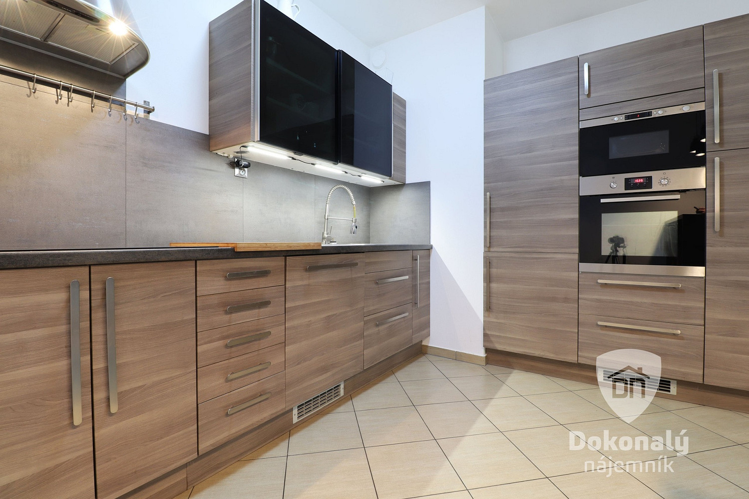 Pronájem bytu 2+kk 61 m² – fotografie 4