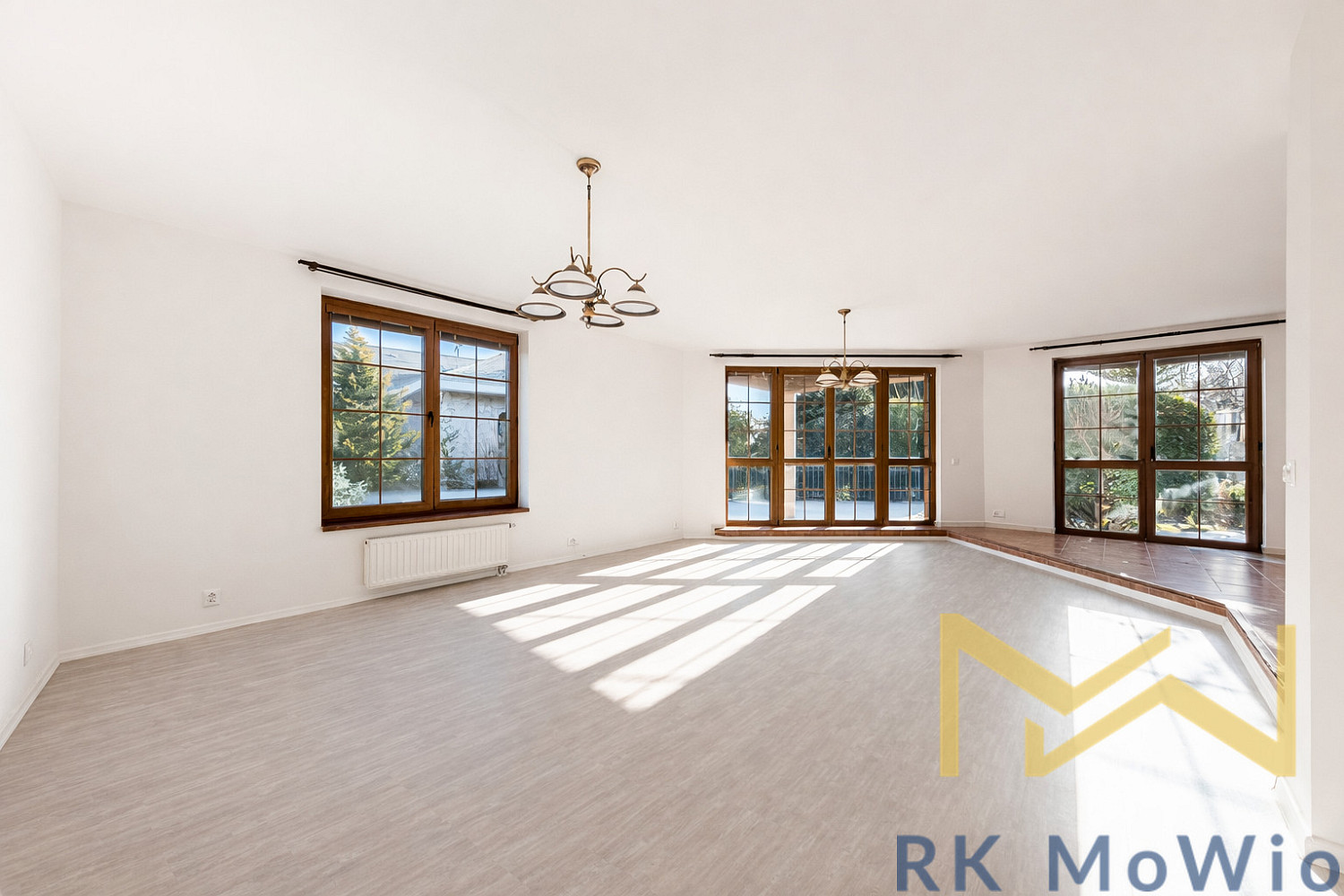 Pronájem domu 390 m² s pozemkem 903 m²