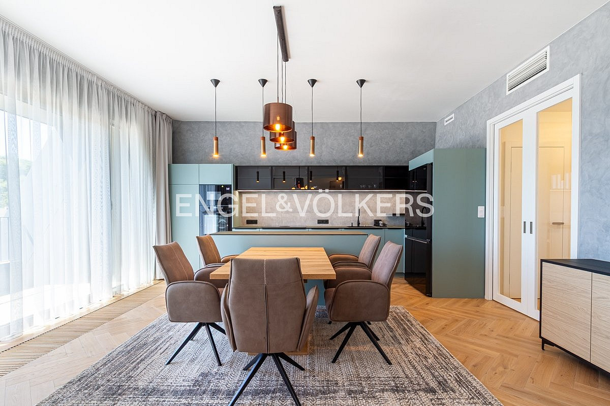 Pronájem bytu 3+1 104 m² — photo 2