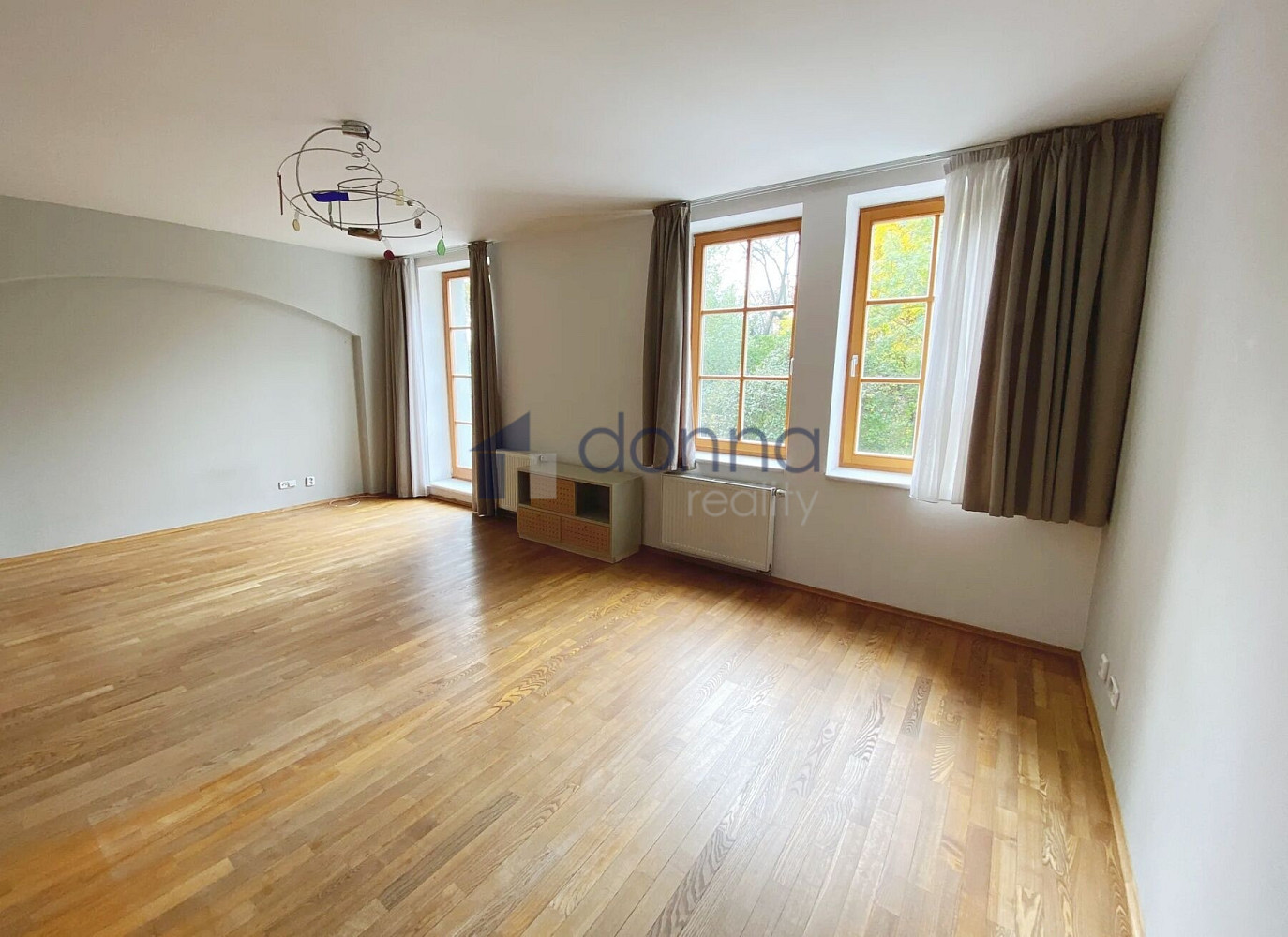 Pronájem bytu 3+1 91 m² – fotografie 2