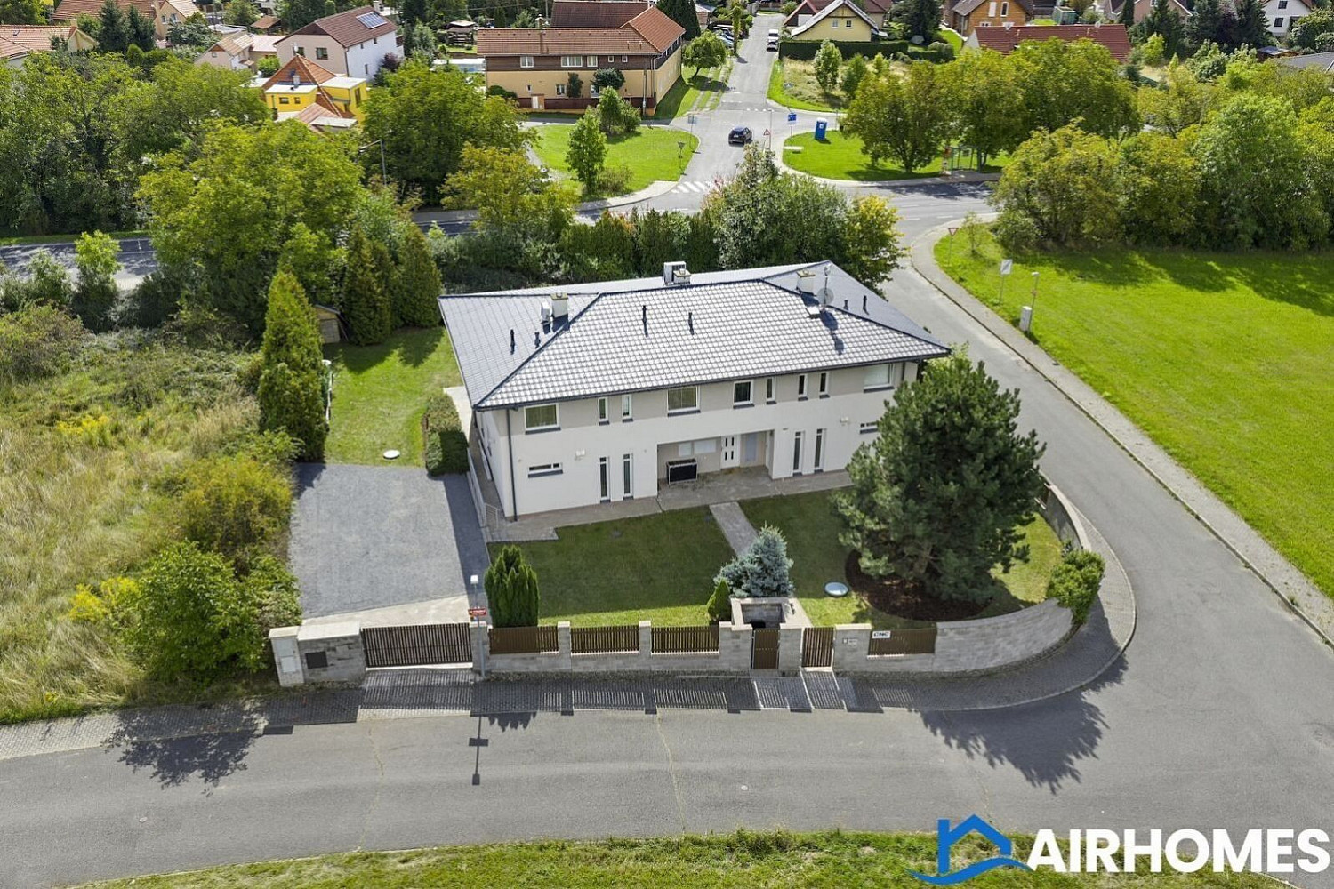 Prodej domu 302 m² s pozemkem 1 203 m² – fotografie 3