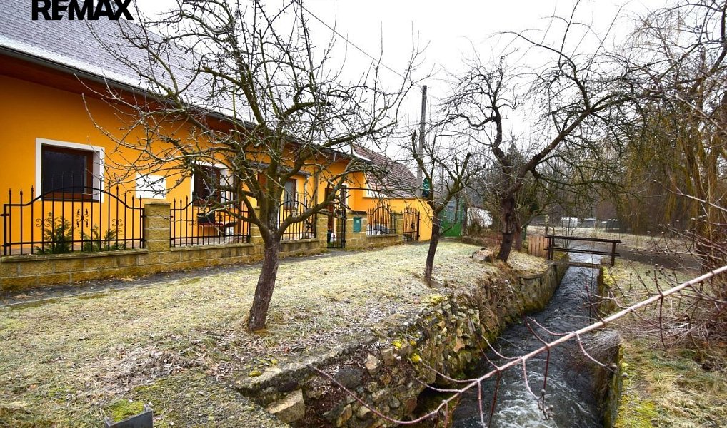 Prodej domu 100 m² s pozemkem 122 m², Strunkovice nad Blanicí – náhled fotky 16