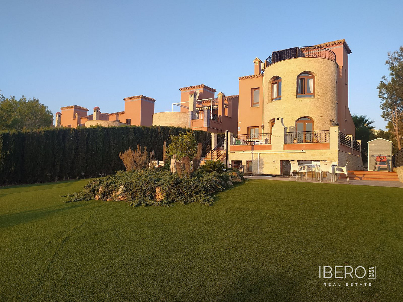 Prodej domu 157 m² s pozemkem 588 m² – pohled 2