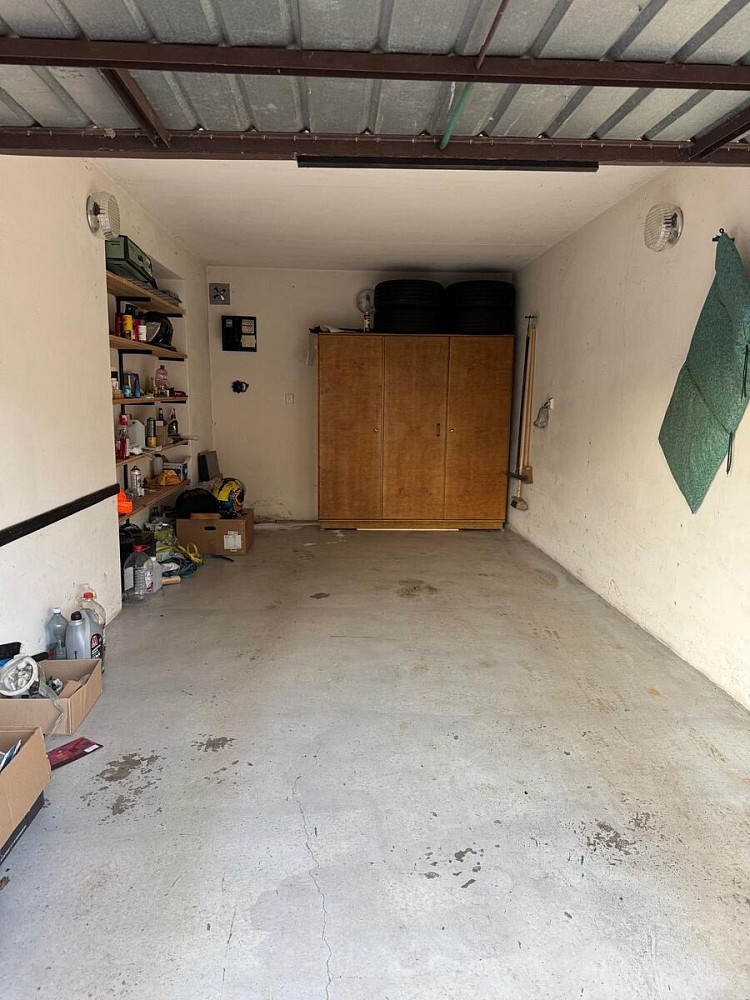 Řadová garáž v častolovicích — photo 2