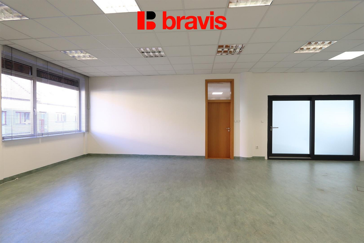 Pronájem obchodních prostor 277 m² – fotografie 3
