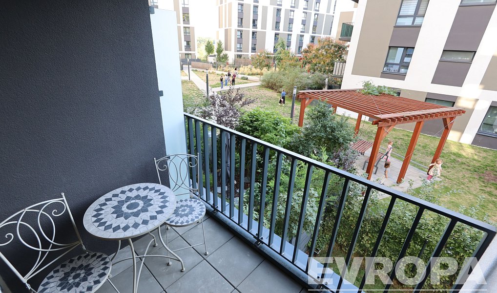 Pronájem bytu 1+kk 40 m², Praha – náhled fotky 5