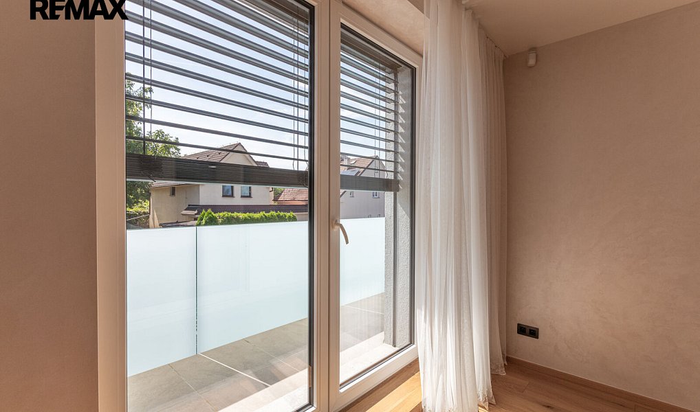 Prodej domu 244 m² s pozemkem 810 m², Praha – náhled fotky 27