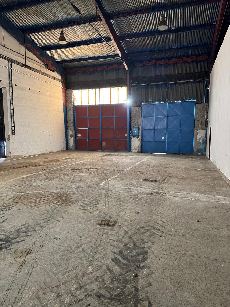 Pronájem skladovacích prostor 250 m² – fotografie 4